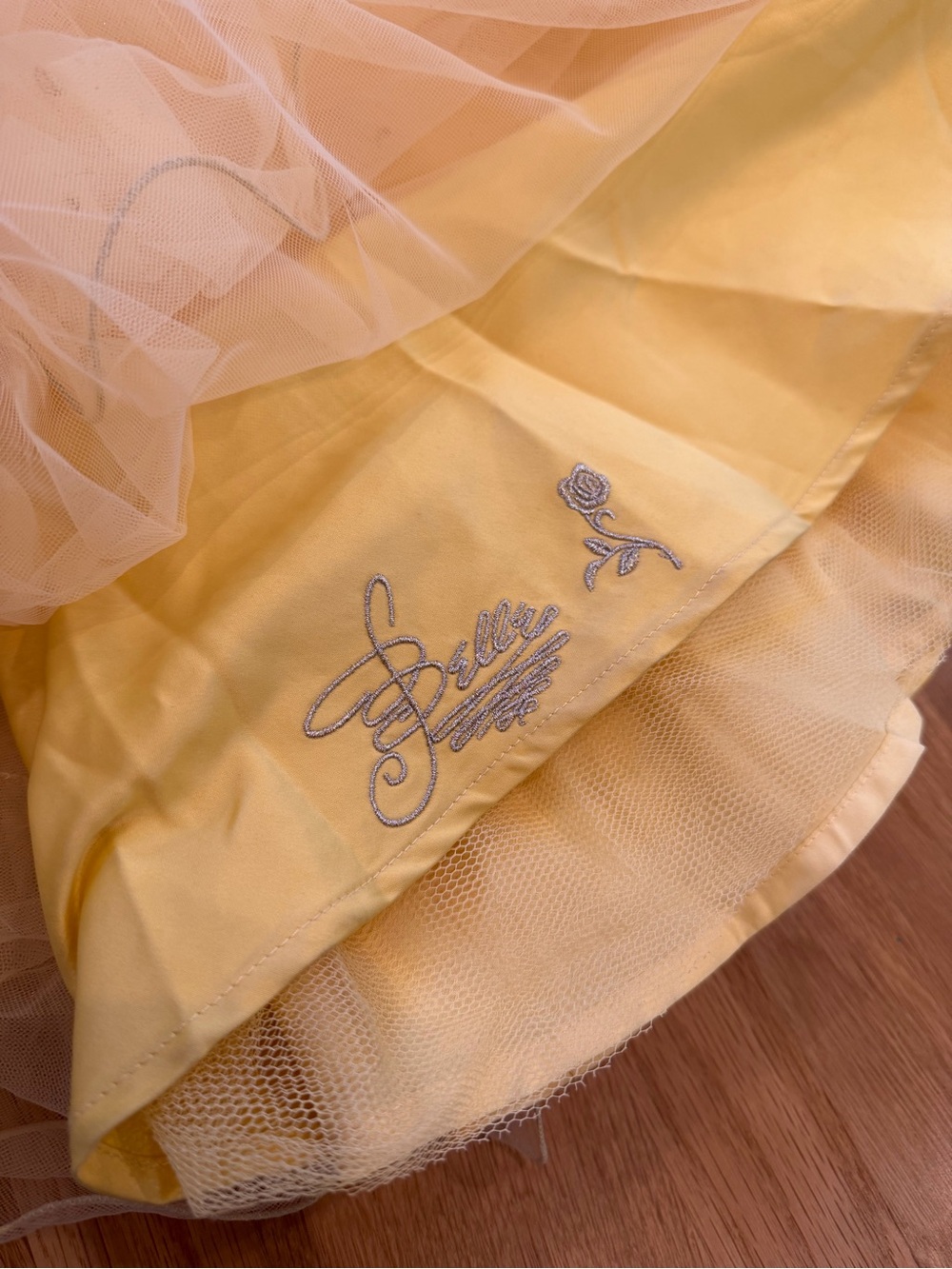 Disney princess signature collection Belle - Picture 6 of 10